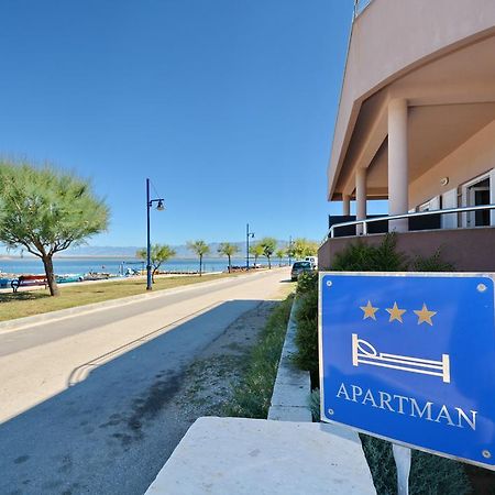 Apartments Clara Нин Экстерьер фото