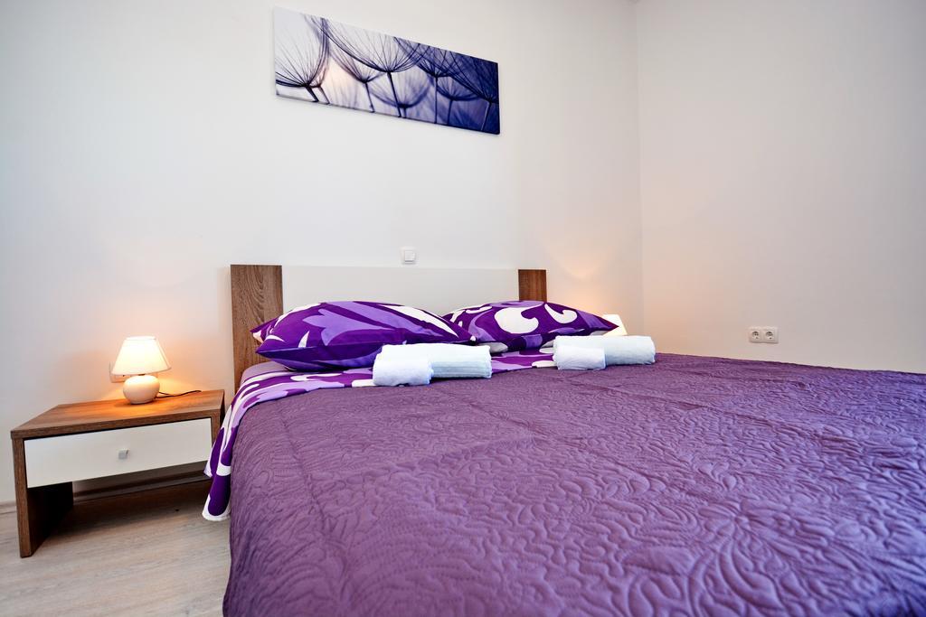Apartments Clara Нин Экстерьер фото