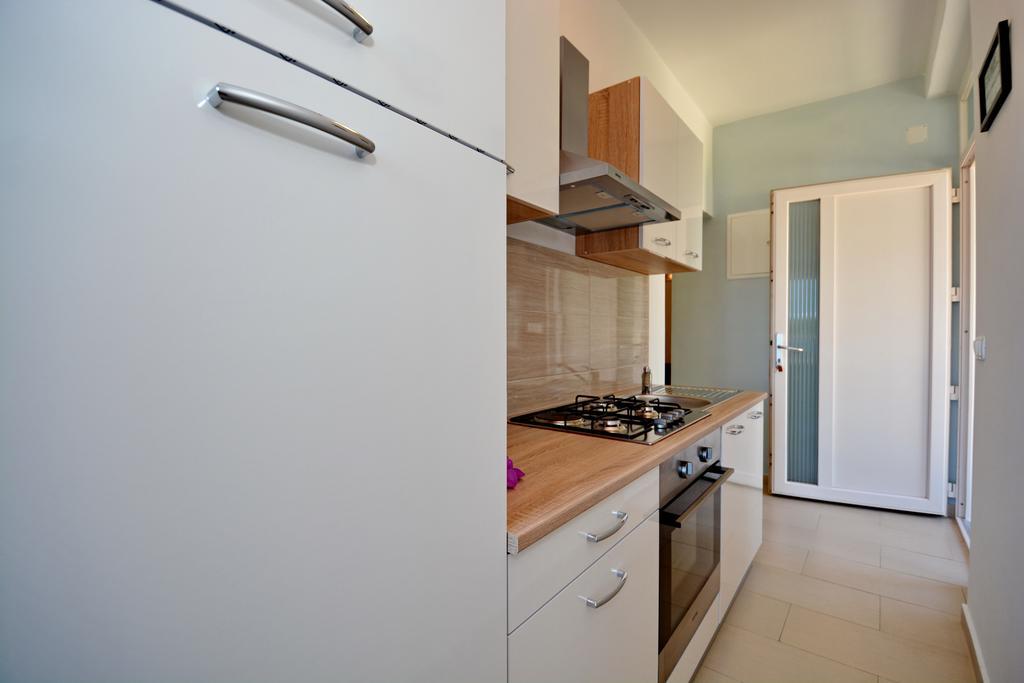 Apartments Clara Нин Экстерьер фото