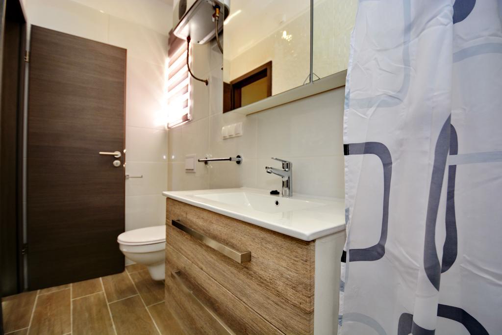 Apartments Clara Нин Экстерьер фото